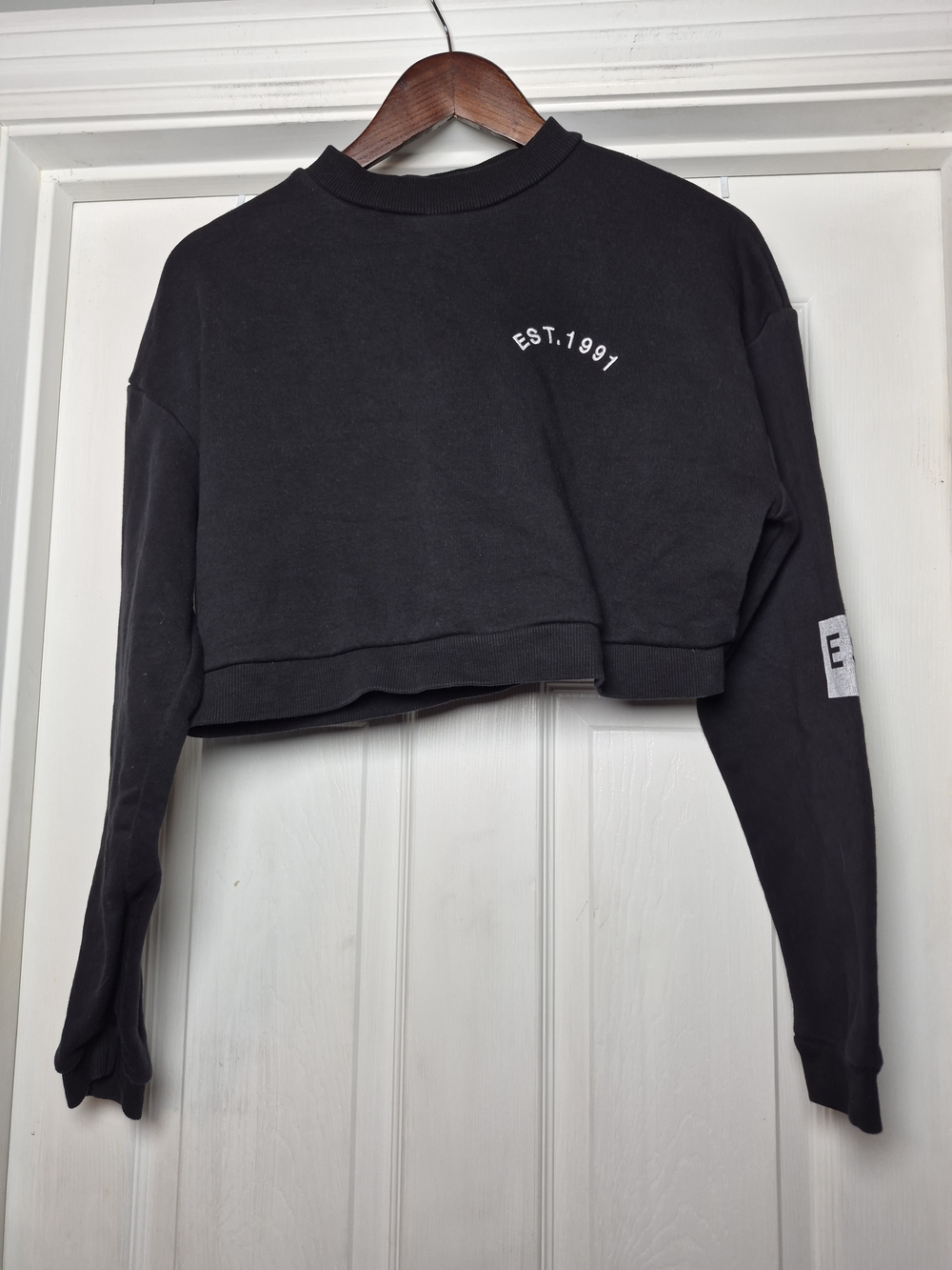 Topshop Black Cropped Crewneck Sweatshirt with EST.1991 Size 10